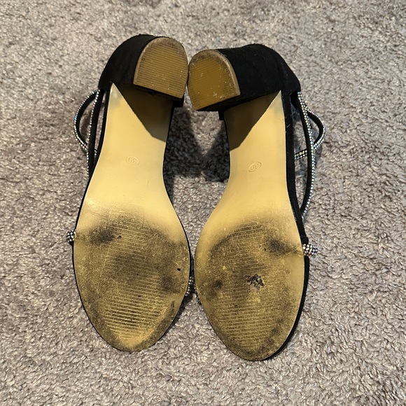 Elegant Black Strappy Heels with Rhinestone Detailing - Picture 4 of 4